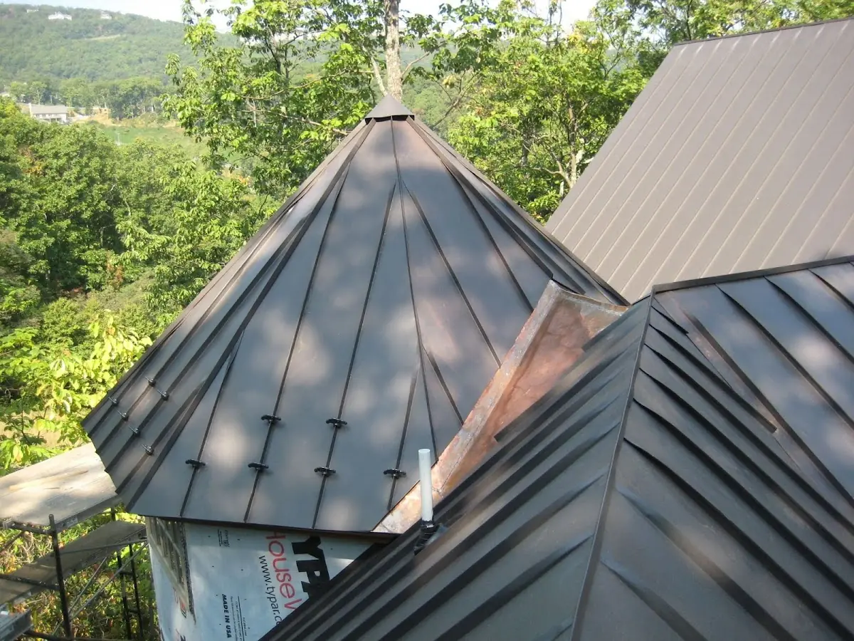 Professional Roof Tarp Installation by Craftsman Roofing in Gilliam